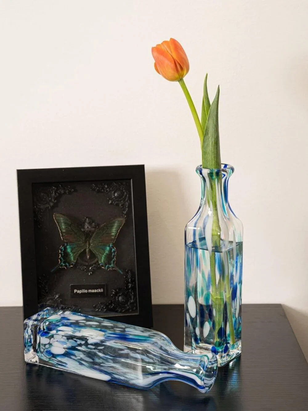 10-Inch Blue & White Swirl Art Glass Vase for Home, Office, Wedding Decor